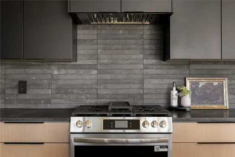 $1,200,000 | 722 Gunter Street, Austin, TX 78702