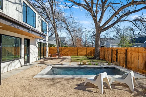 $1,200,000 | 722 Gunter Street, Austin, TX 78702
