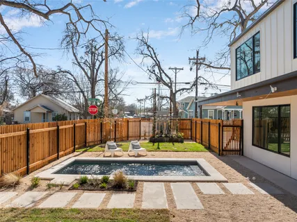$1,200,000 | 722 Gunter Street, Austin, TX 78702