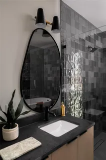 $1,200,000 | 722 Gunter Street, Austin, TX 78702