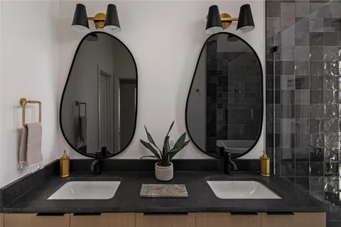 $1,200,000 | 722 Gunter Street, Austin, TX 78702