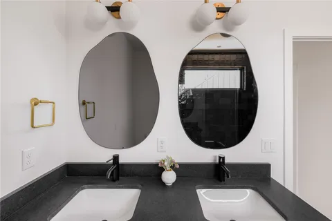 $1,200,000 | 722 Gunter Street, Austin, TX 78702