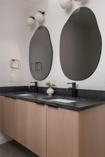 $1,200,000 | 722 Gunter Street, Austin, TX 78702