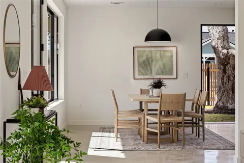 $1,200,000 | 722 Gunter Street, Austin, TX 78702