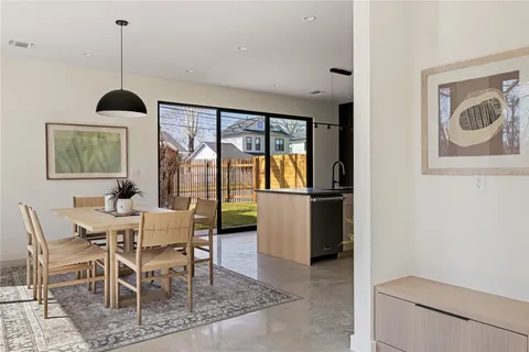 $1,200,000 | 722 Gunter Street, Austin, TX 78702