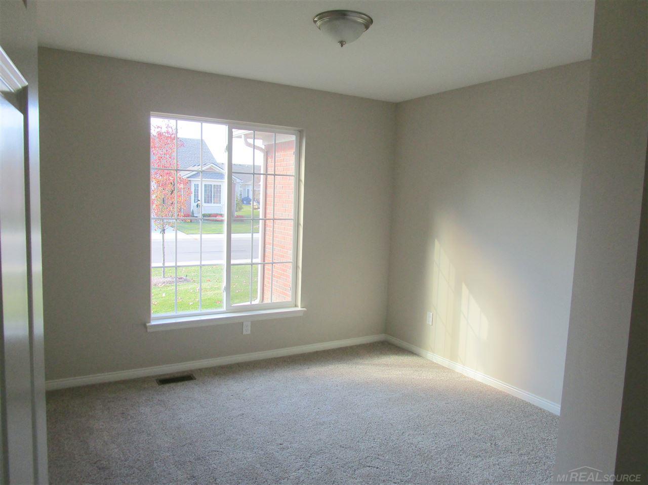 47408 Mariners New Baltimore, MI 48051 - Photo 14 of 15