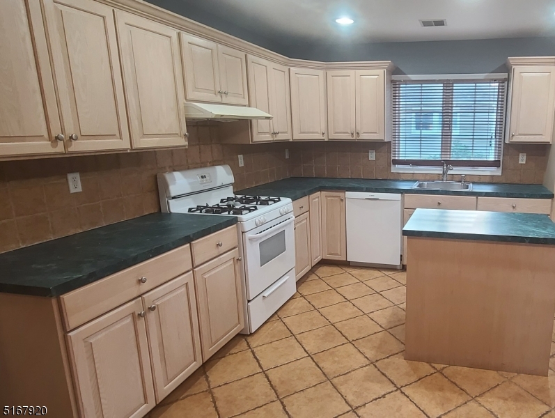 95 Springfield Avenue Summit, NJ 07901 - Photo 5 of 16