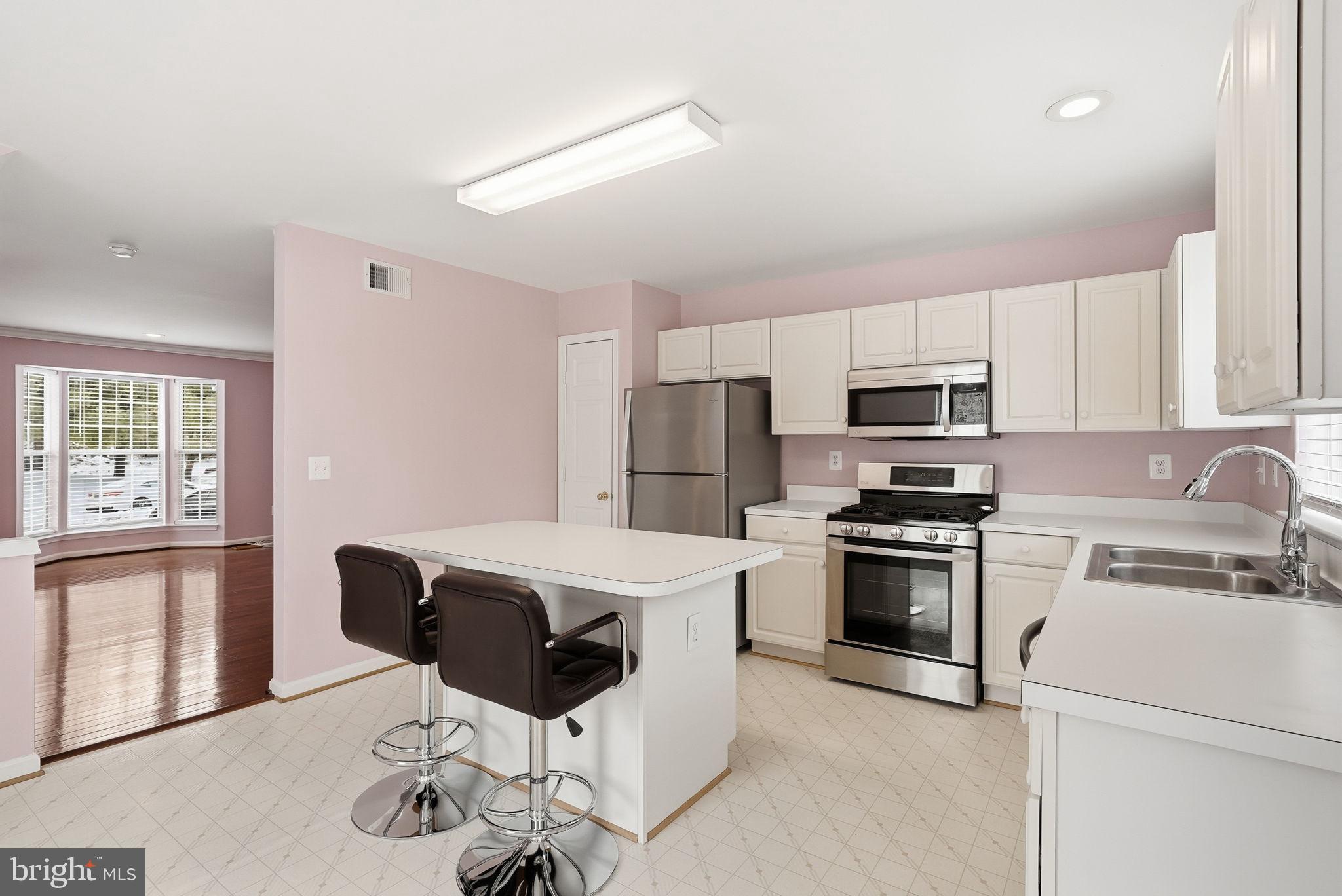 1 Rumsford Court Reisterstown, MD 21136 - Photo 5 of 19 Large kitchen