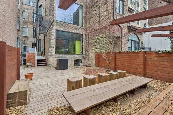 $16,000 | 44 East Cedar Street, Chicago, IL 60611