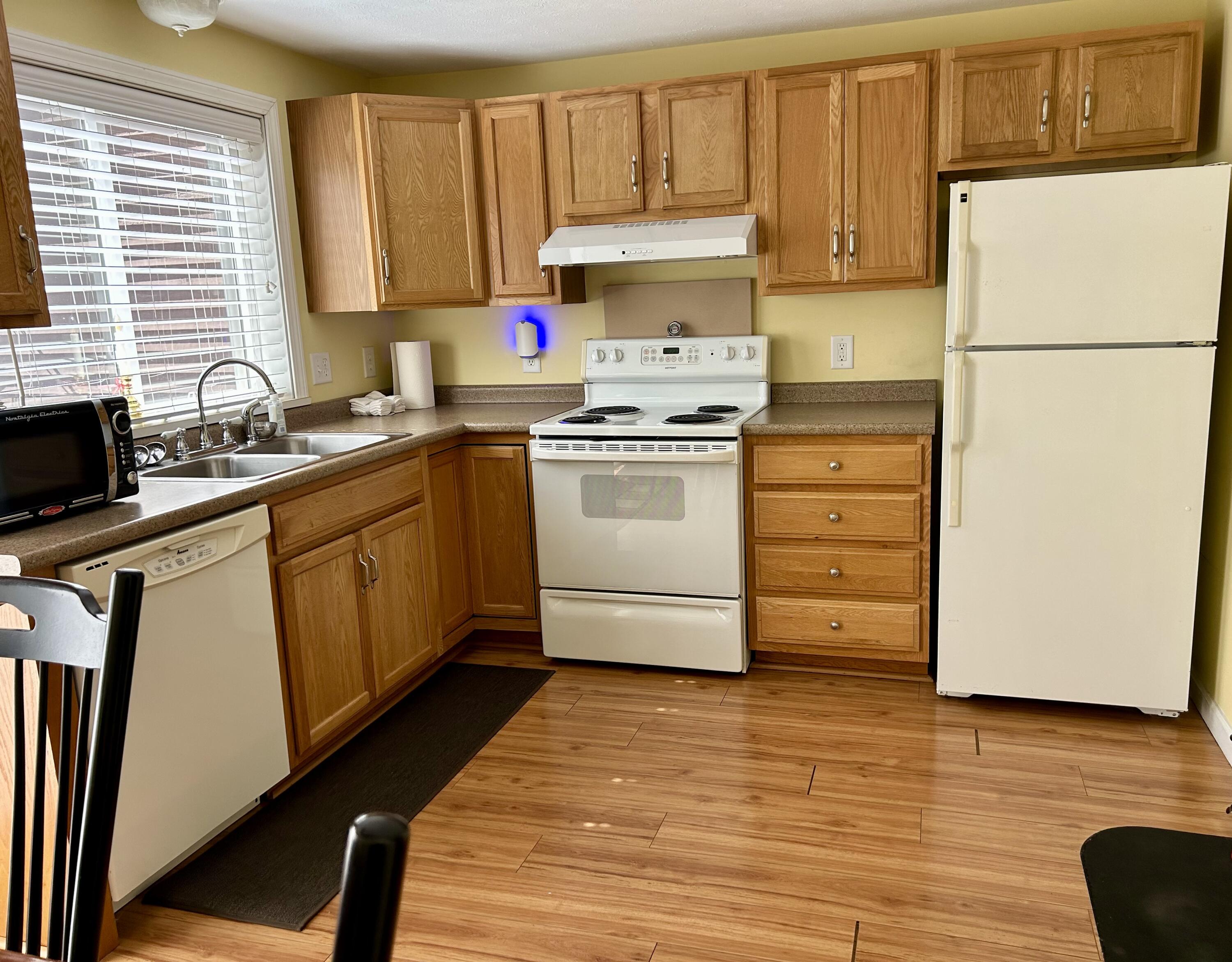 538 Main Street, Unit 3 Springvale, ME 04083 - Photo 5 of 30 IMG_4598