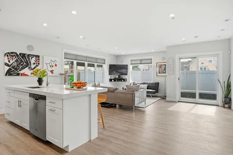 $599,000 | 151 Hancock Street, Unit 7, Quincy, MA 02171