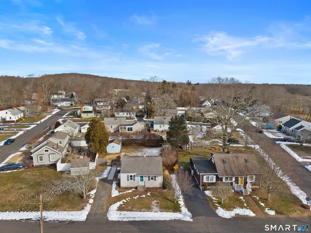 $2,500 | 3 Sunnieside Drive, East Lyme, CT 06357