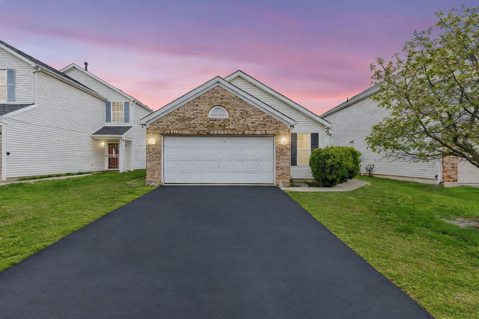 2064 Waymont Rd (Exterior)-1 day to dusk