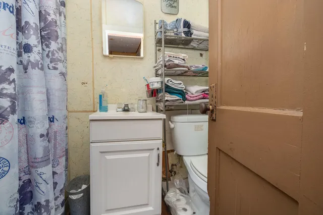 $105,000 | 955 Colfax Avenue, Benton Harbor, MI 49022