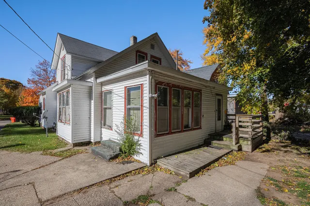 $105,000 | 955 Colfax Avenue, Benton Harbor, MI 49022