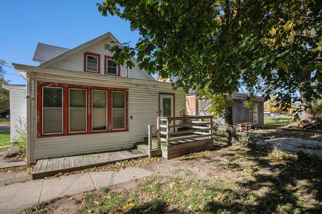 $105,000 | 955 Colfax Avenue, Benton Harbor, MI 49022
