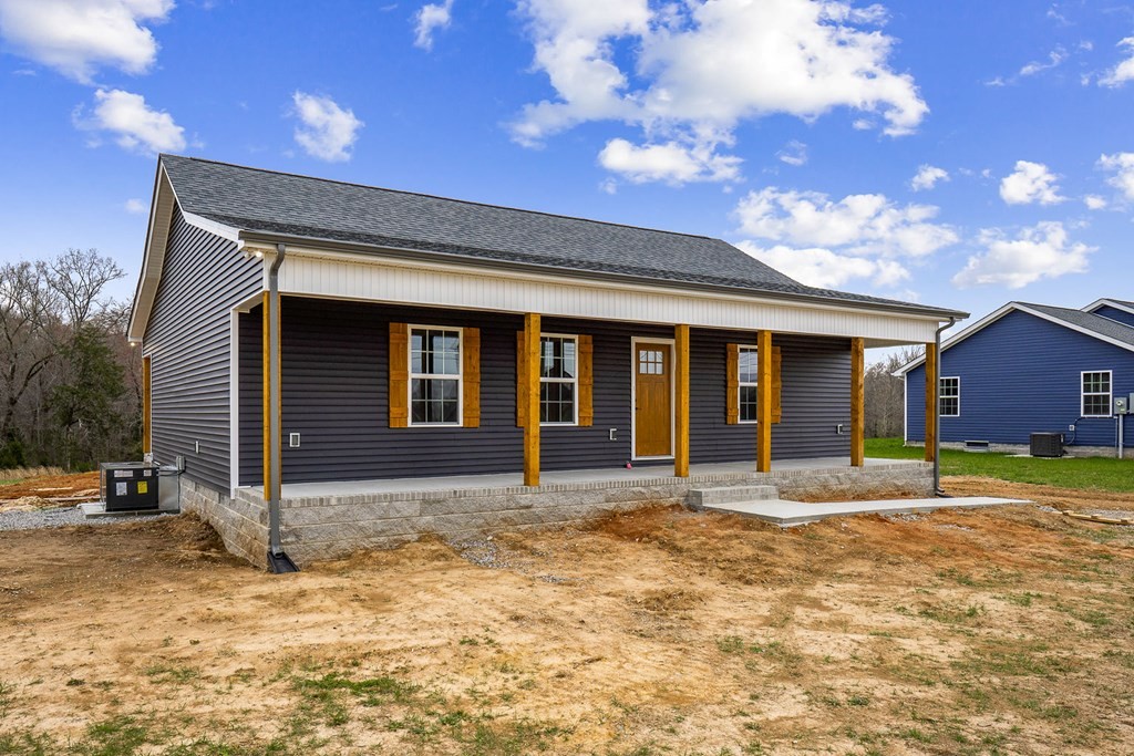 11819 Old Kentucky Road Walling, TN 38587 - Photo 2 of 24 Gallery Image 2