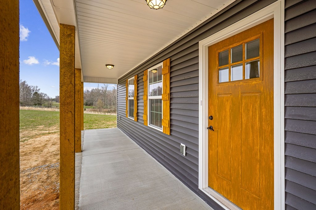 11819 Old Kentucky Road Walling, TN 38587 - Photo 4 of 24 Gallery Image 4