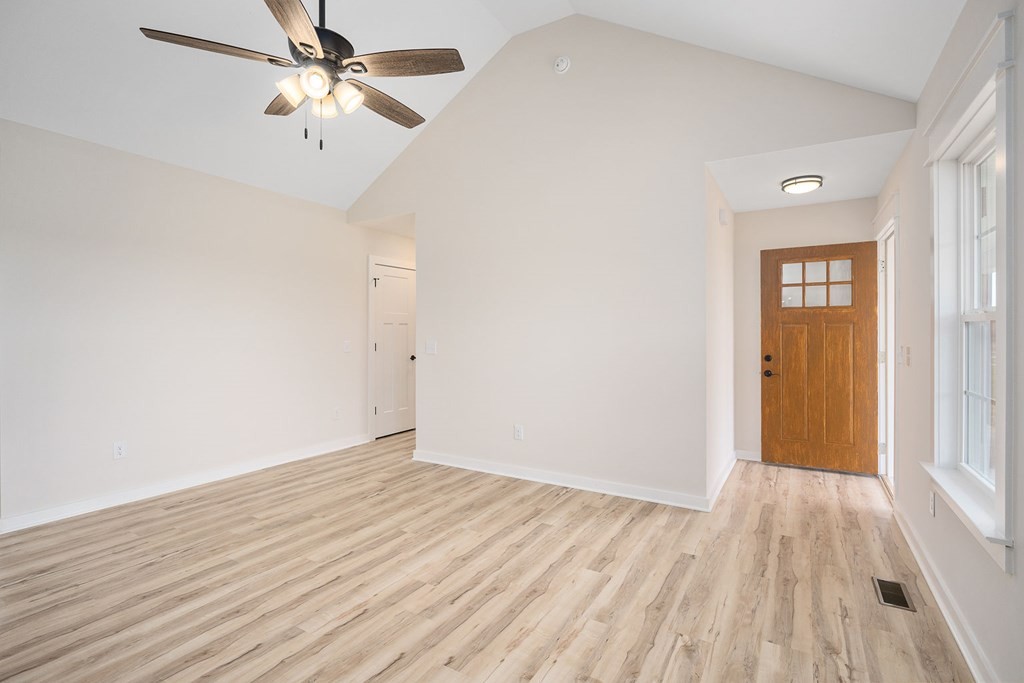 11819 Old Kentucky Road Walling, TN 38587 - Photo 5 of 24 Gallery Image 5