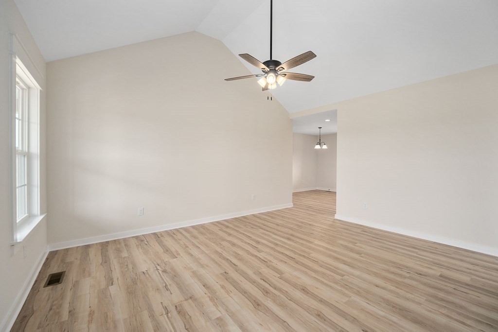 11819 Old Kentucky Road Walling, TN 38587 - Photo 6 of 24 Gallery Image 6