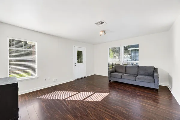 $1,375 | 6603 Conley Street, Houston, TX 77021