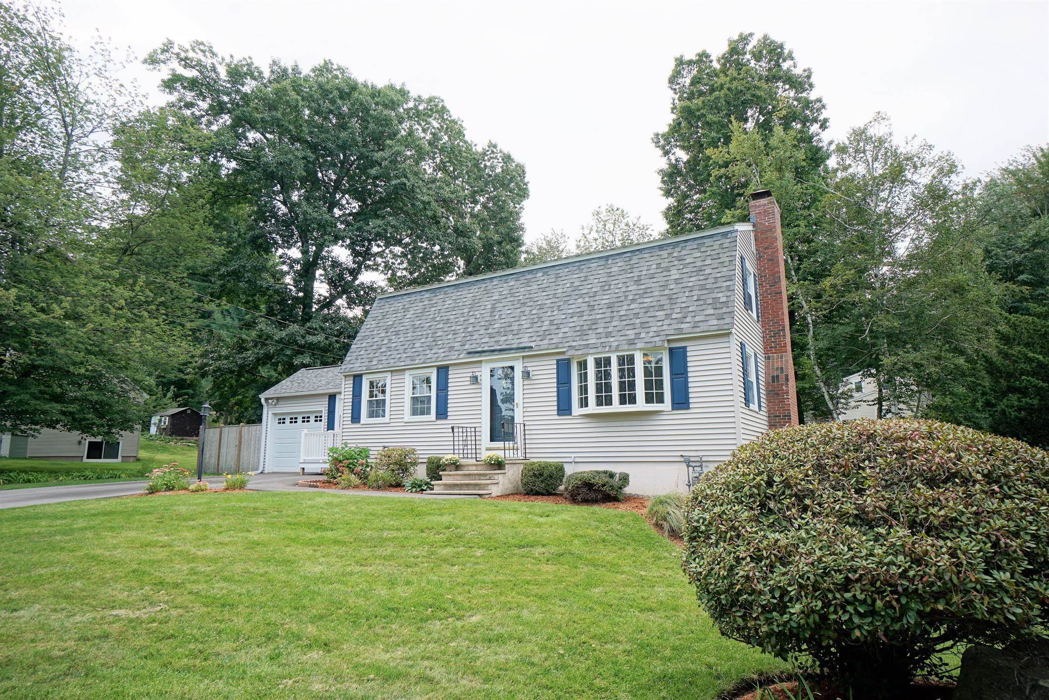 57 Robinhood Road Nashua, NH 03062 - Photo 2 of 40
