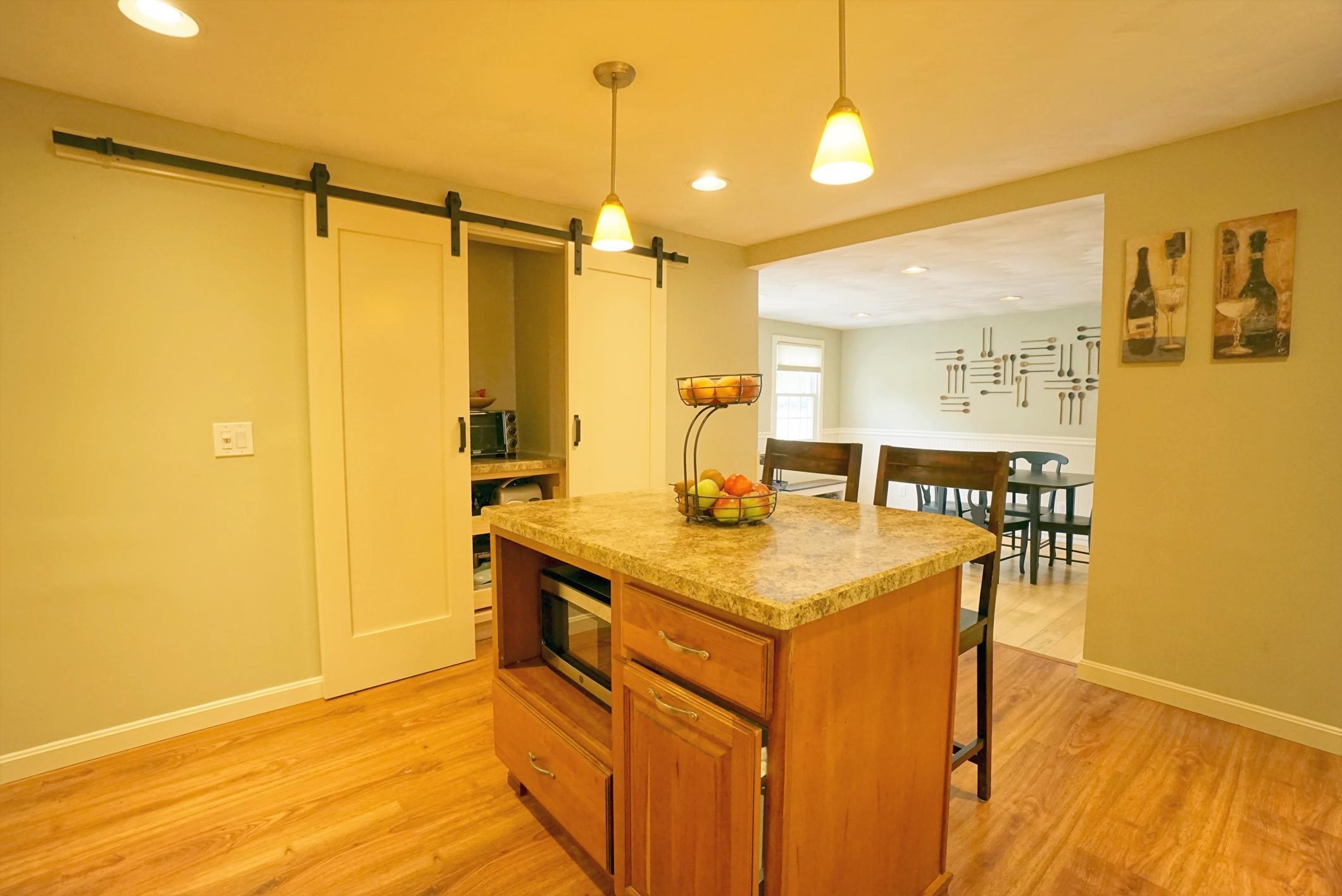 57 Robinhood Road Nashua, NH 03062 - Photo 14 of 40