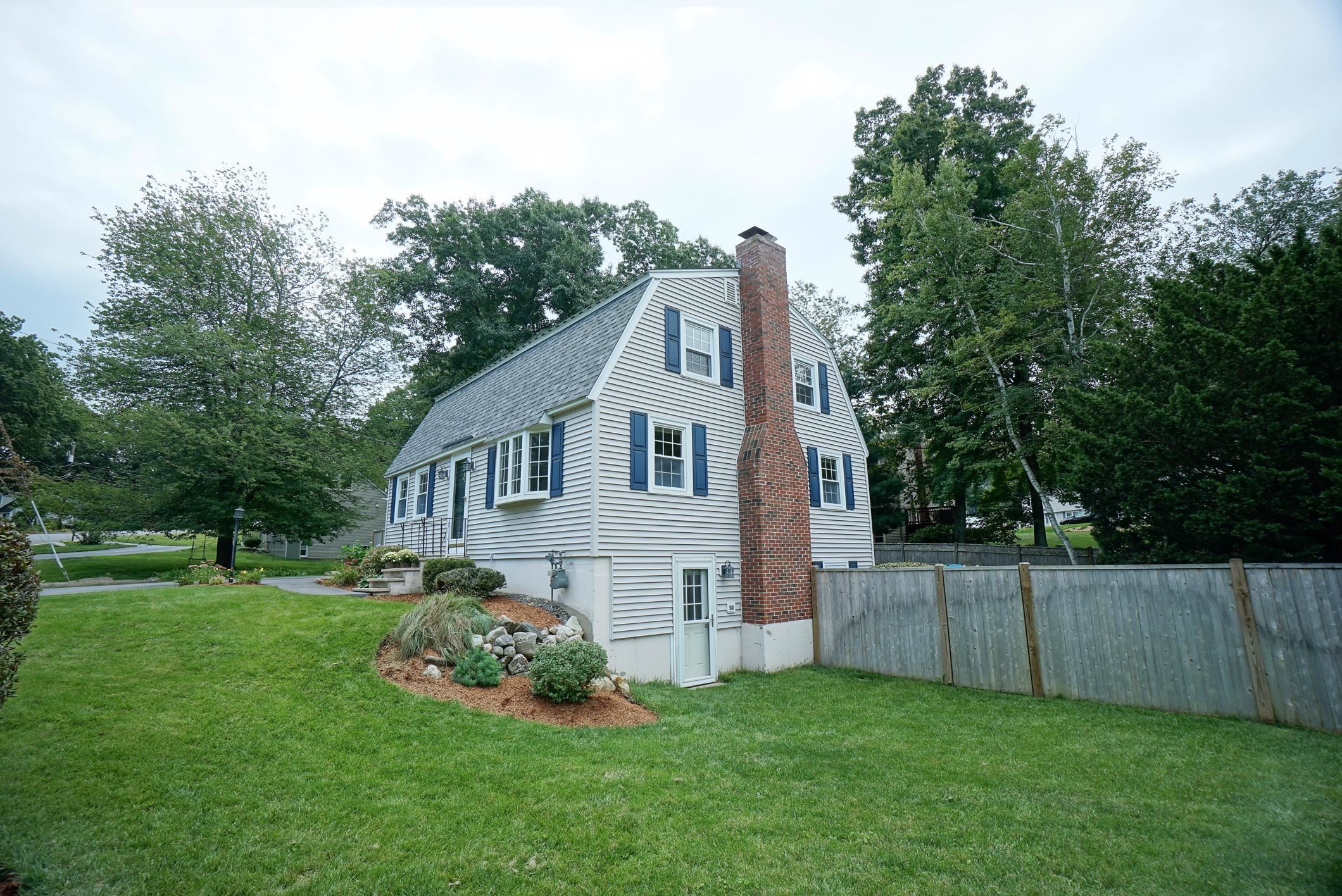57 Robinhood Road Nashua, NH 03062 - Photo 4 of 40