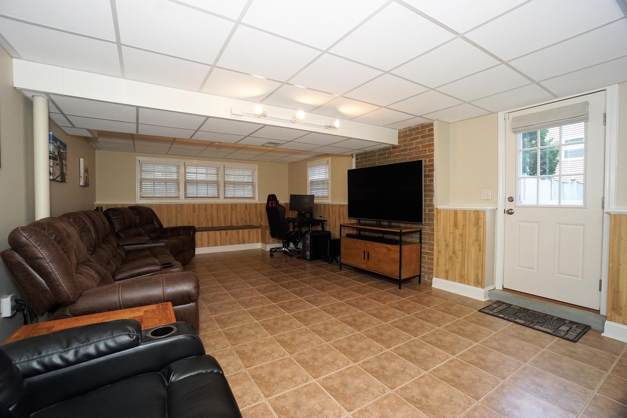 57 Robinhood Road Nashua, NH 03062 - Photo 32 of 40
