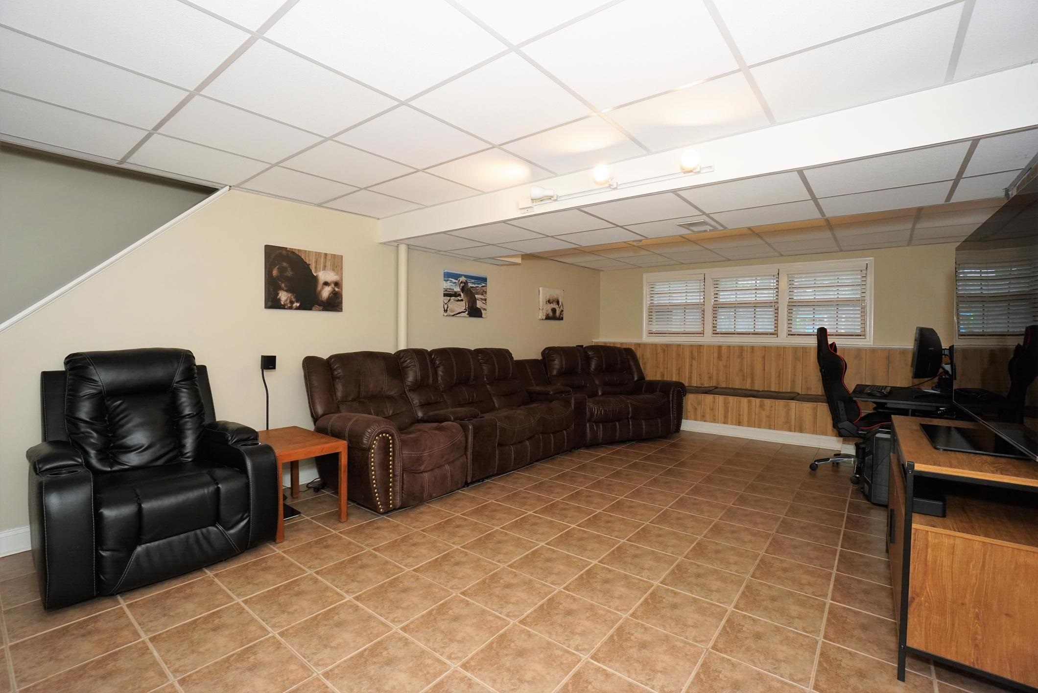 57 Robinhood Road Nashua, NH 03062 - Photo 33 of 40