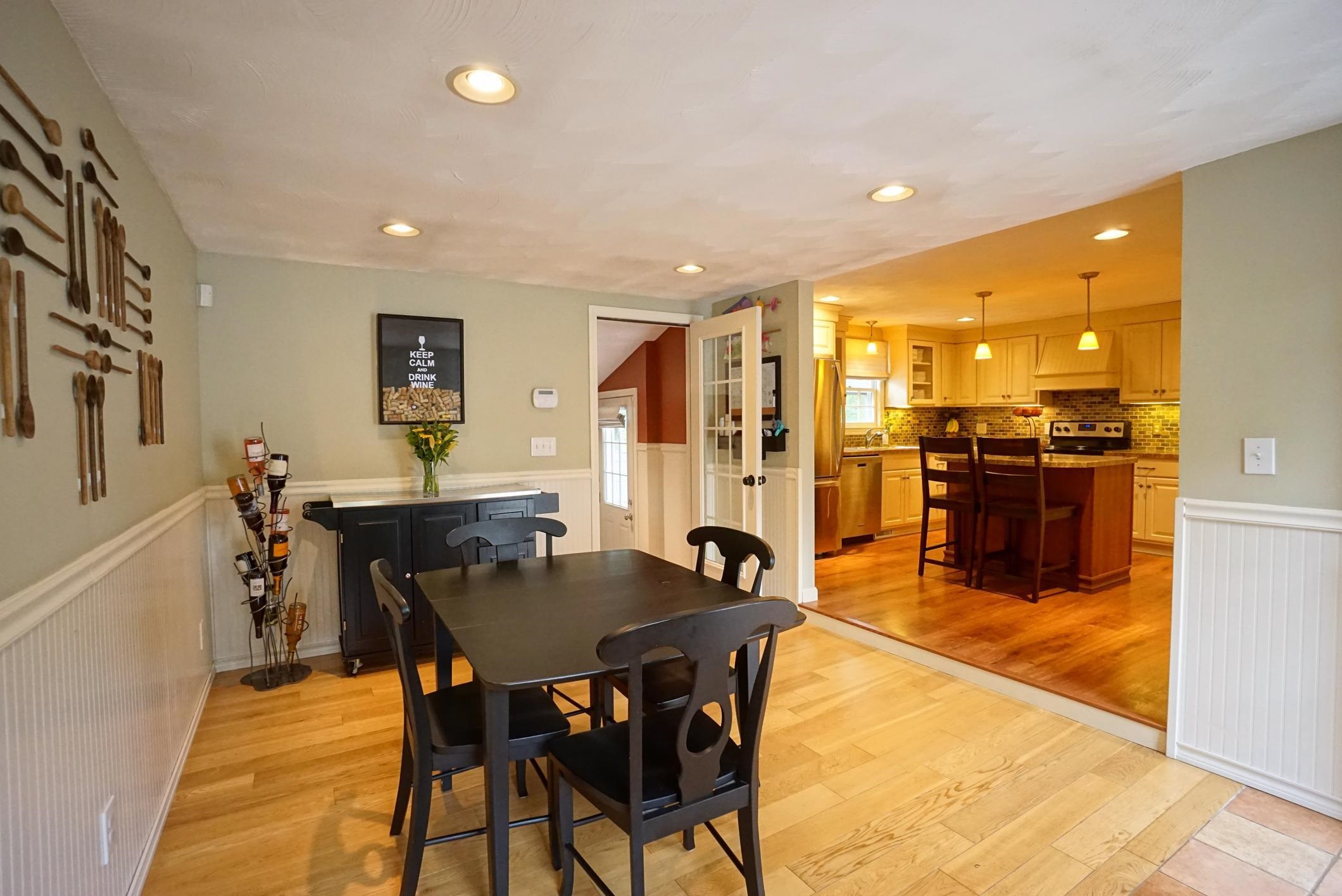 57 Robinhood Road Nashua, NH 03062 - Photo 6 of 40