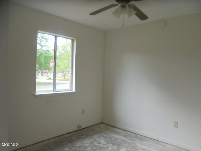 1725 Riverside Drive Gautier, MS 39553 - Photo 4 of 10 DSC00450
