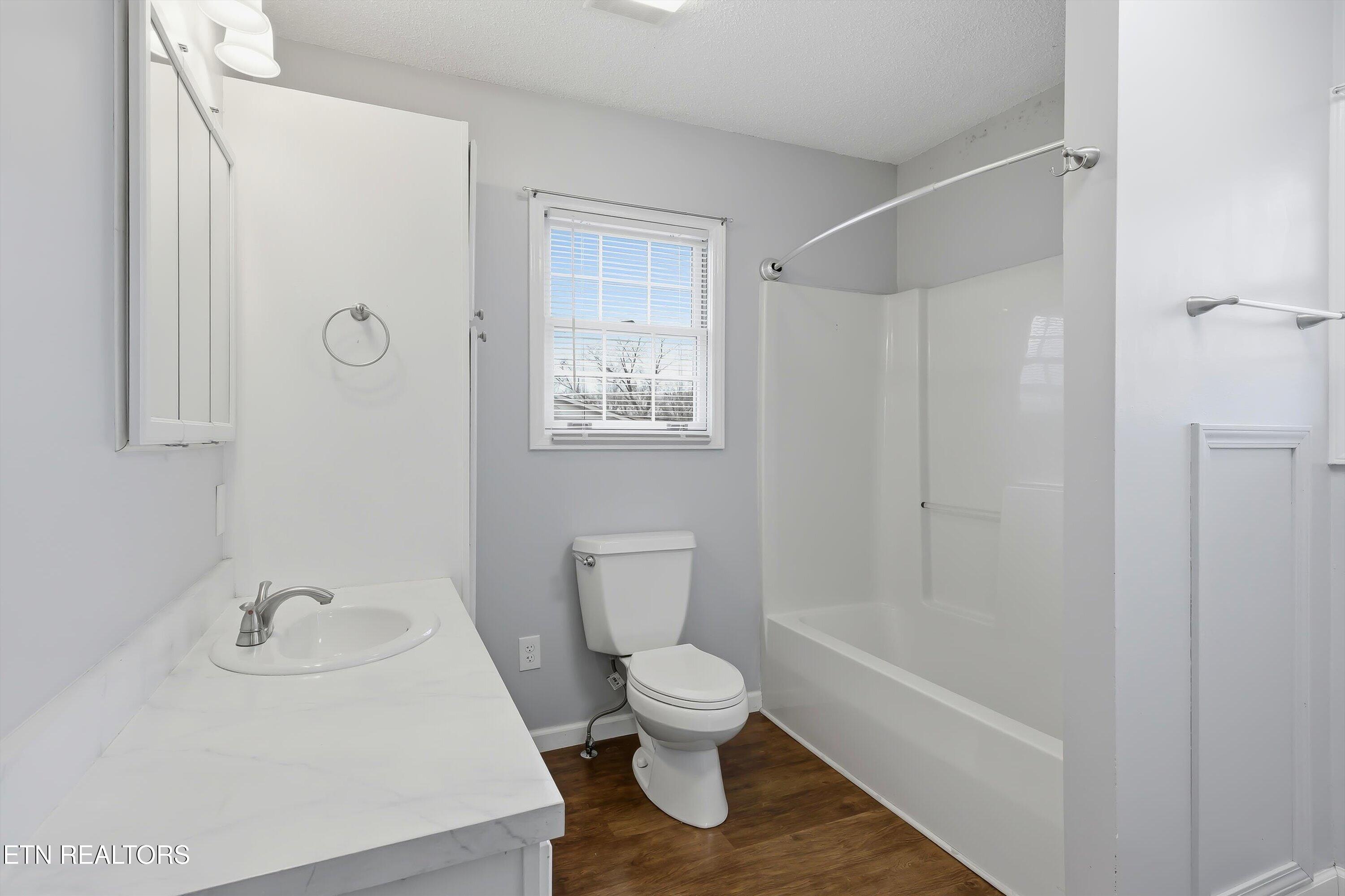 2036 Morganton Road Maryville, TN 37801 - Photo 10 of 29 Bathroom