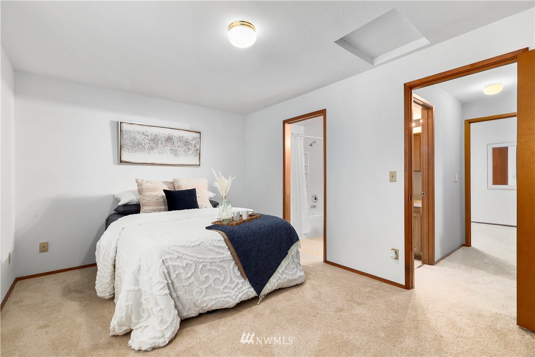 18910 Bothell Everett Highway, Unit J2 Bothell, WA 98012 - Photo 9 of 21 Gallery Image 9