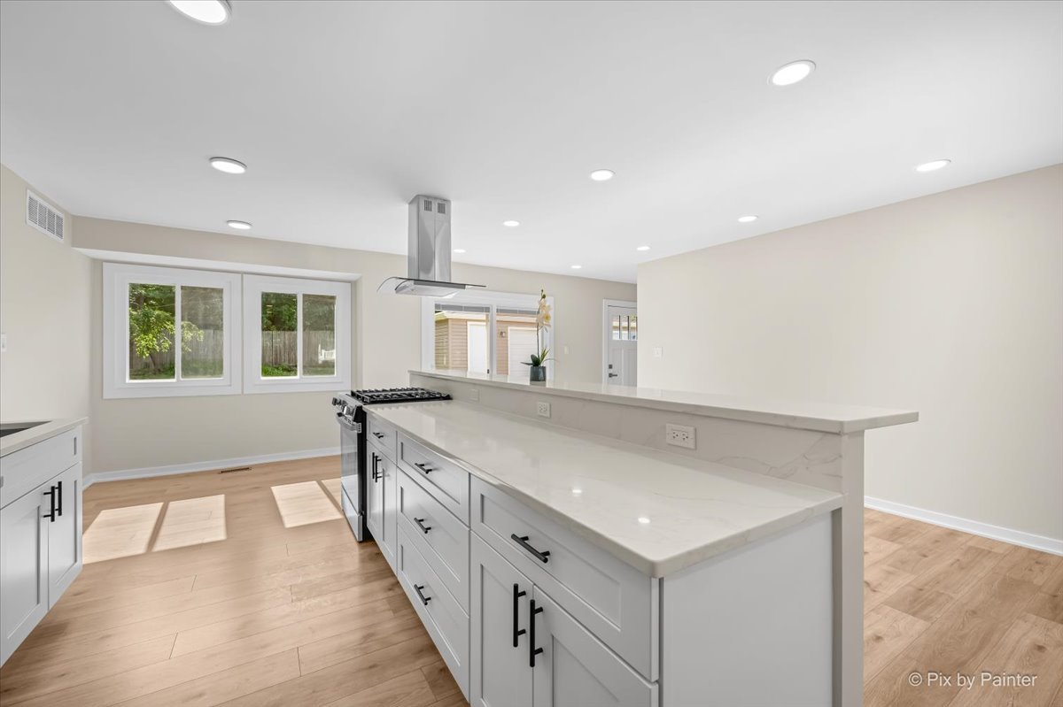1420 Cooper Road Hoffman Estates, IL 60169 - Photo 17 of 33