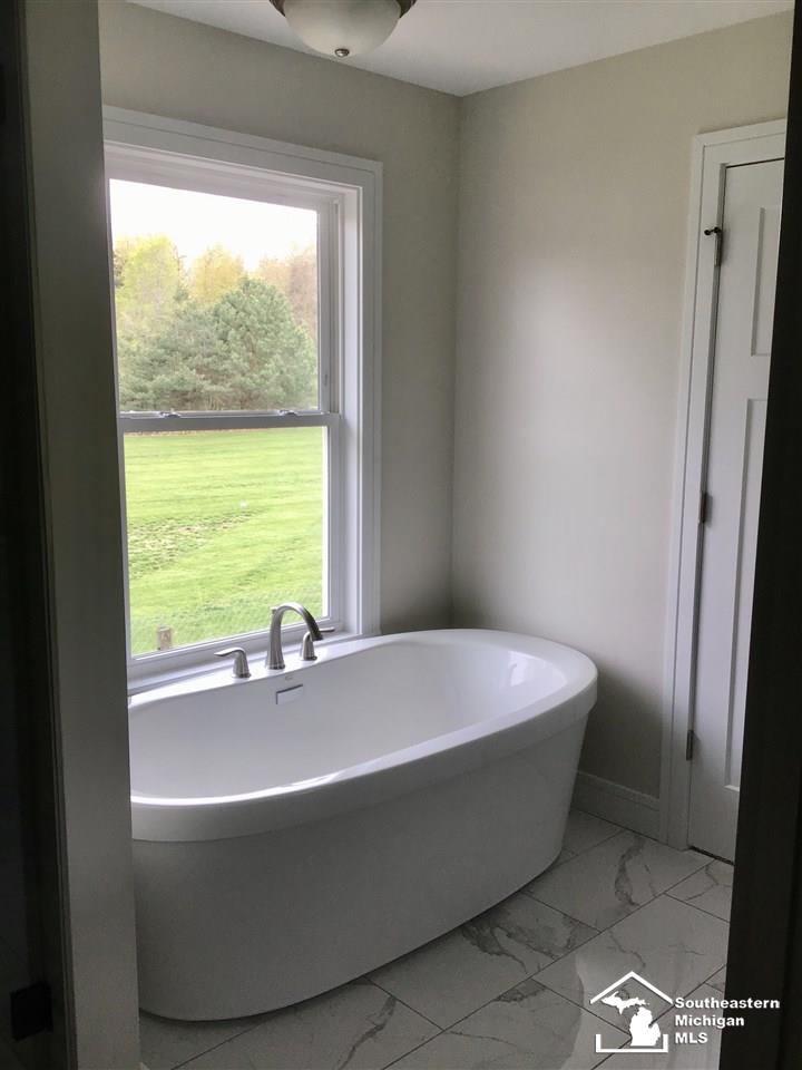 2946 West Dean Road Lambertville, MI 48144 - Photo 9 of 12 50010626-8.JPG