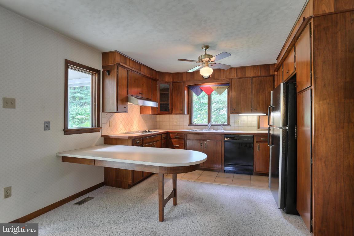 283 Pine Road Palmyra, PA 17078 - Photo 7 of 49 Gallery Image 7