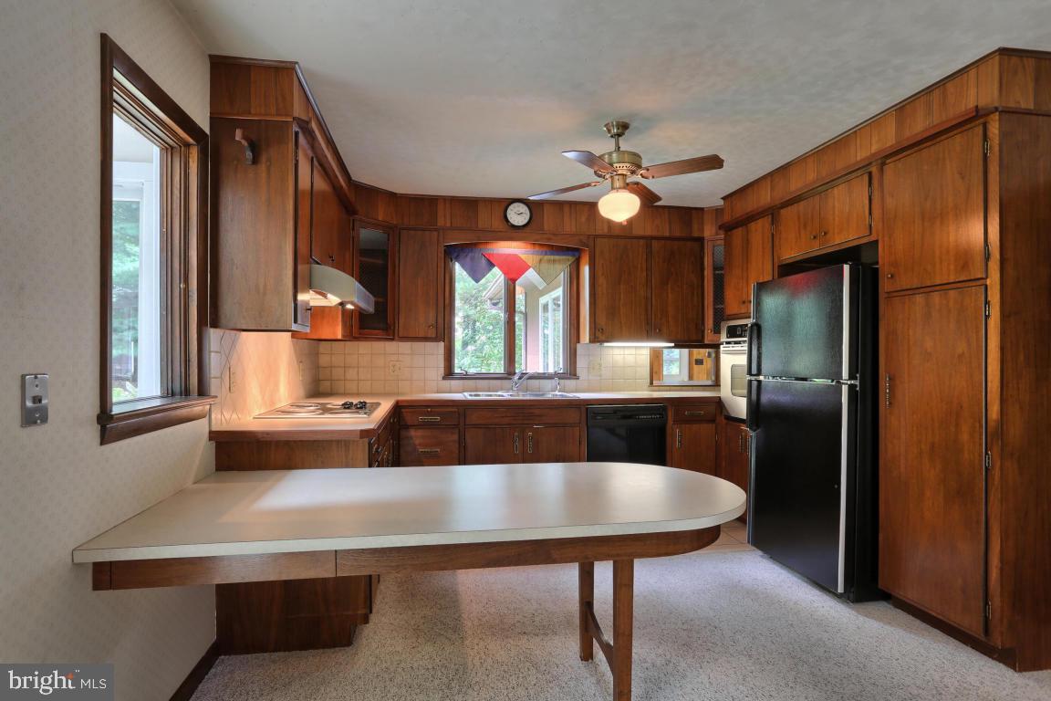 283 Pine Road Palmyra, PA 17078 - Photo 8 of 49 Gallery Image 8