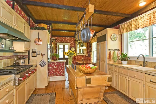 $2,700,000 | 850 Sheridan Lane, Gardnerville, NV 89460