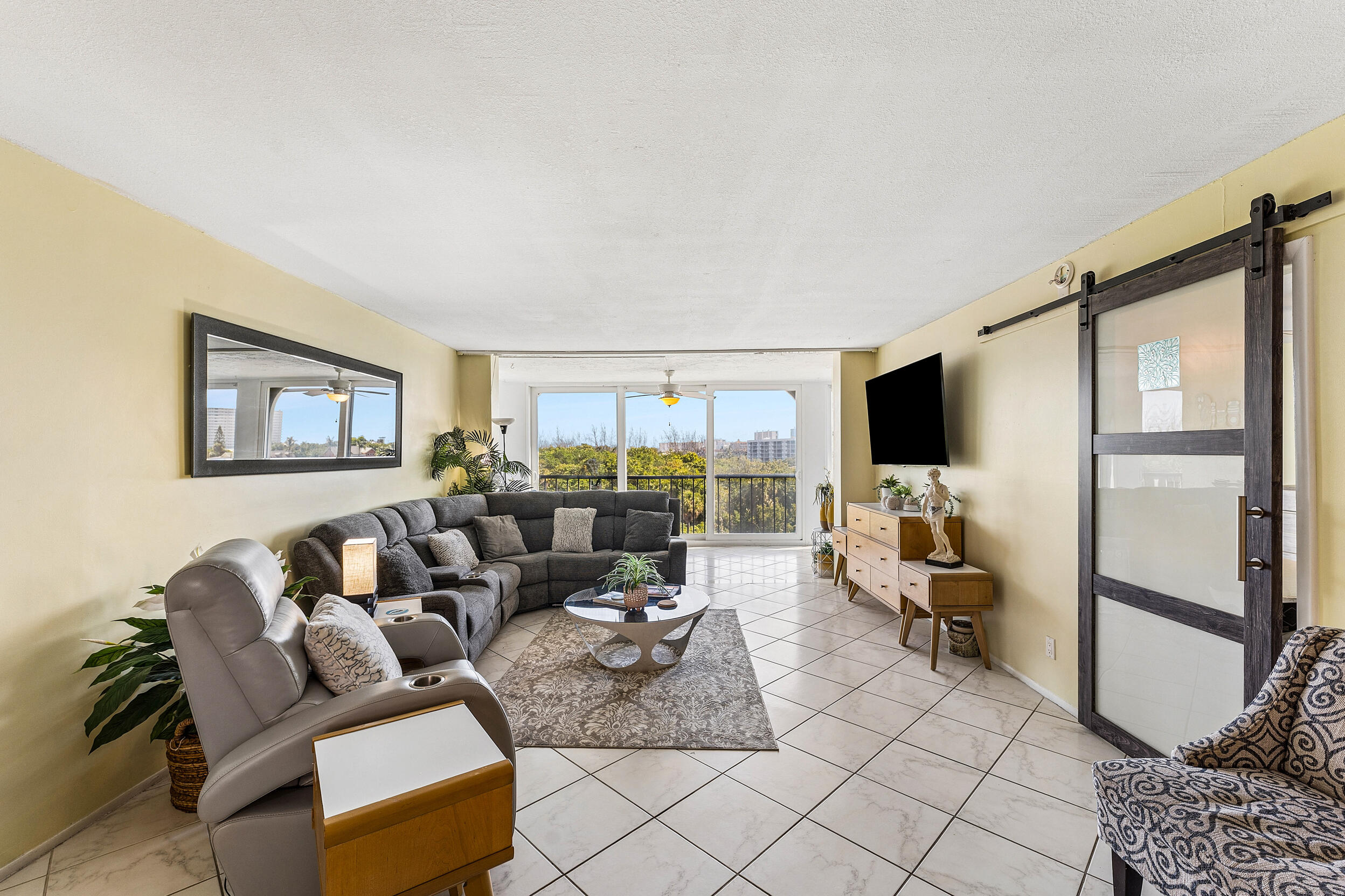 1631 Riverview Road, Unit 505 Deerfield Beach, FL 33441 - Photo 6 of 23 Living Room