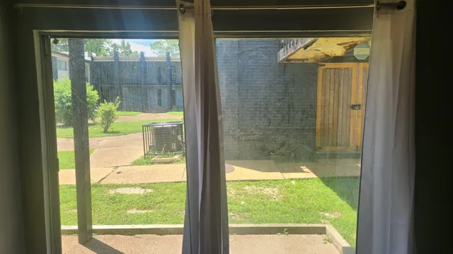 $100,000 | 53 North Belvedere Boulevard, Unit 5, Memphis, TN 38104