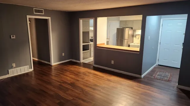 $100,000 | 53 North Belvedere Boulevard, Unit 5, Memphis, TN 38104