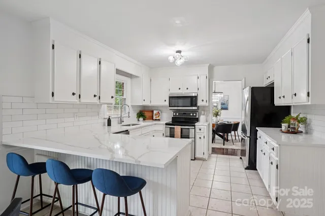 $760,000 | 10016 Whitethorn Drive, Charlotte, NC 28277