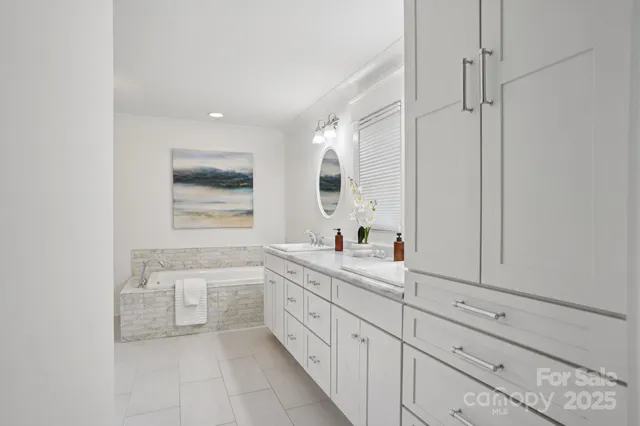 $760,000 | 10016 Whitethorn Drive, Charlotte, NC 28277