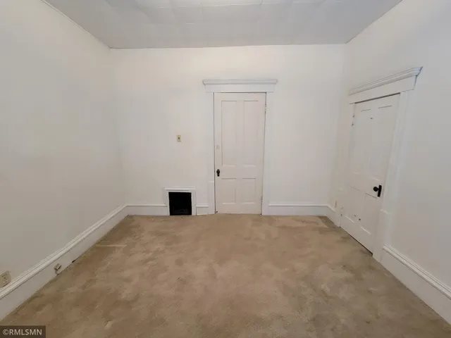 $1,075 | 210 North Fremont Street, Unit 1, River Falls, WI 54022