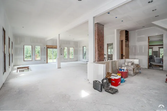 $575,000 | 16010 Fairview Road, Oskaloosa, KS 66066