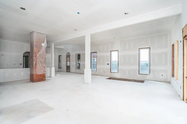 $575,000 | 16010 Fairview Road, Oskaloosa, KS 66066