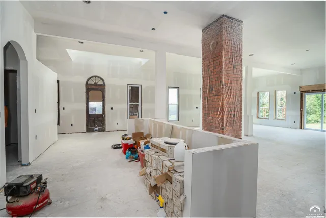 $575,000 | 16010 Fairview Road, Oskaloosa, KS 66066