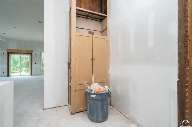 $575,000 | 16010 Fairview Road, Oskaloosa, KS 66066