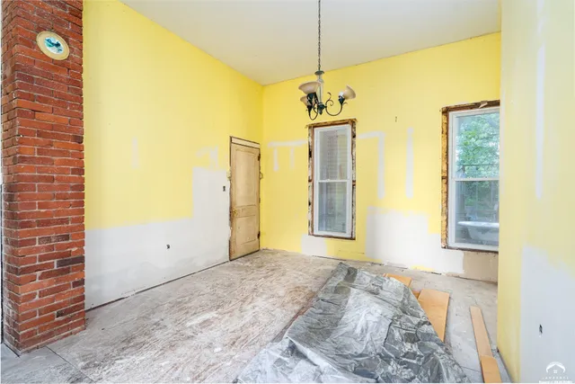 $575,000 | 16010 Fairview Road, Oskaloosa, KS 66066